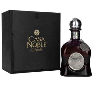 TEQUILA CASA NOBLE ANEJO 40% 0,7L +2 SZKLANKI